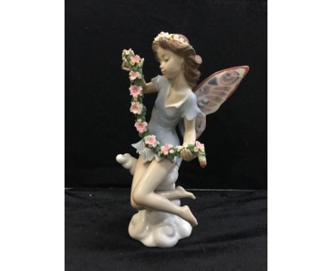 A Lladro figure 'Fairy Garland', No 5860