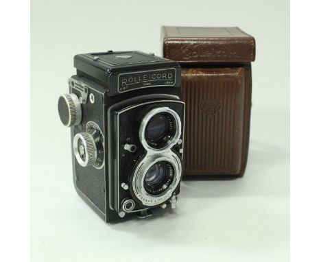 A Rolleicord Synchro Compur camera No'd. 1523880 the lens inscribed "Made in Germany Franke &amp; Heidecke braunschweig" hous