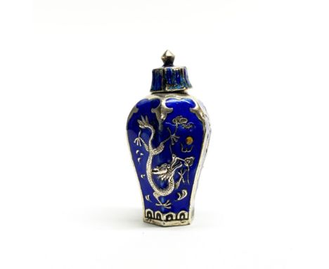A lovely Chinese enamelled miniature silver jar and lid, H. 4.5cm. Prov Jean Rich collection.