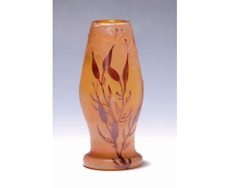 Vase, Legras &amp; Cie, St. Dennis,  orangefarbenes Glas mit opaken und hellen Aufschmelzungen bzw. Überfängen, mit Emailfarb