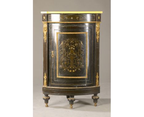 Eckschrank, Frankreich, um 1880/90,  Front um 1880, intarsiert nach Boulle- Vorbild, z.T. mit Messing, teilweise überstrichen