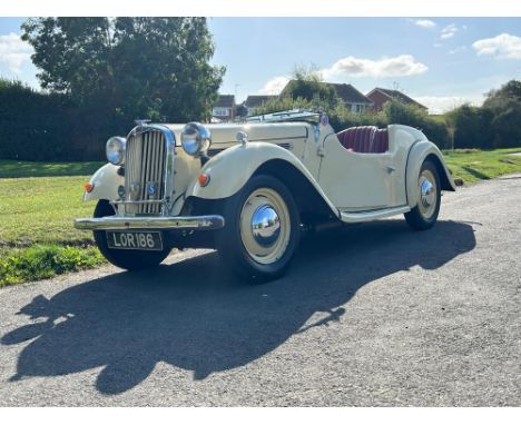 On offer from long term ownership, this classic Singer is presented in a unique colour combination after an earlier restorati