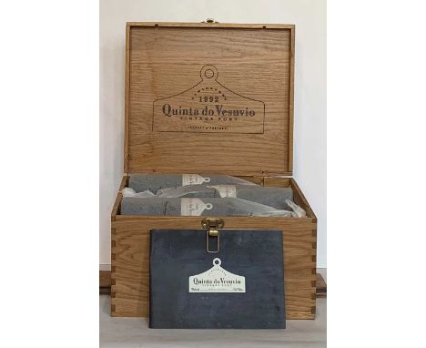 6 Bottles Quinta do Vesuvio Vintage Port 1992 (all i/n) presented in Original Polished Wood Casket together with Ceramic Vint