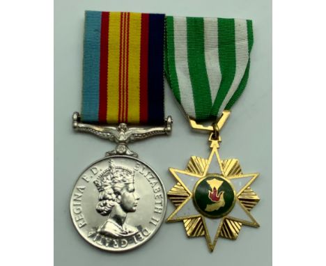 QUEEN ELIZABETH II GROUP OF TWO MEDALS (AUSTRALIA/VIETNAM)QUEEN ELIZABETH II AUSTRALIAN ARMY VIETNAM CAMPAIGN MEDAL, AND A RE