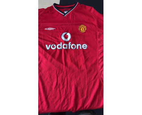 Manchester united 2000-2002 football shirt signed by Ryan Giggs (No coa with autograph) with Manchester united ' A back pass 