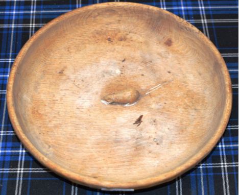 11¼" HAND CARVED/CHISELLED OAK BOWL IN THE STYLE OF THE MOUSEMAN, ROBERT THOMPSON  