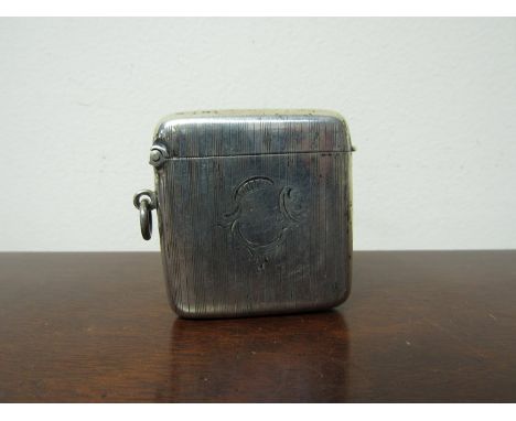 A Joseph Gloster Ltd silver vesta case engine turned detail, vacant cartouche, Birmingham 1913, 5cm tall, 39g