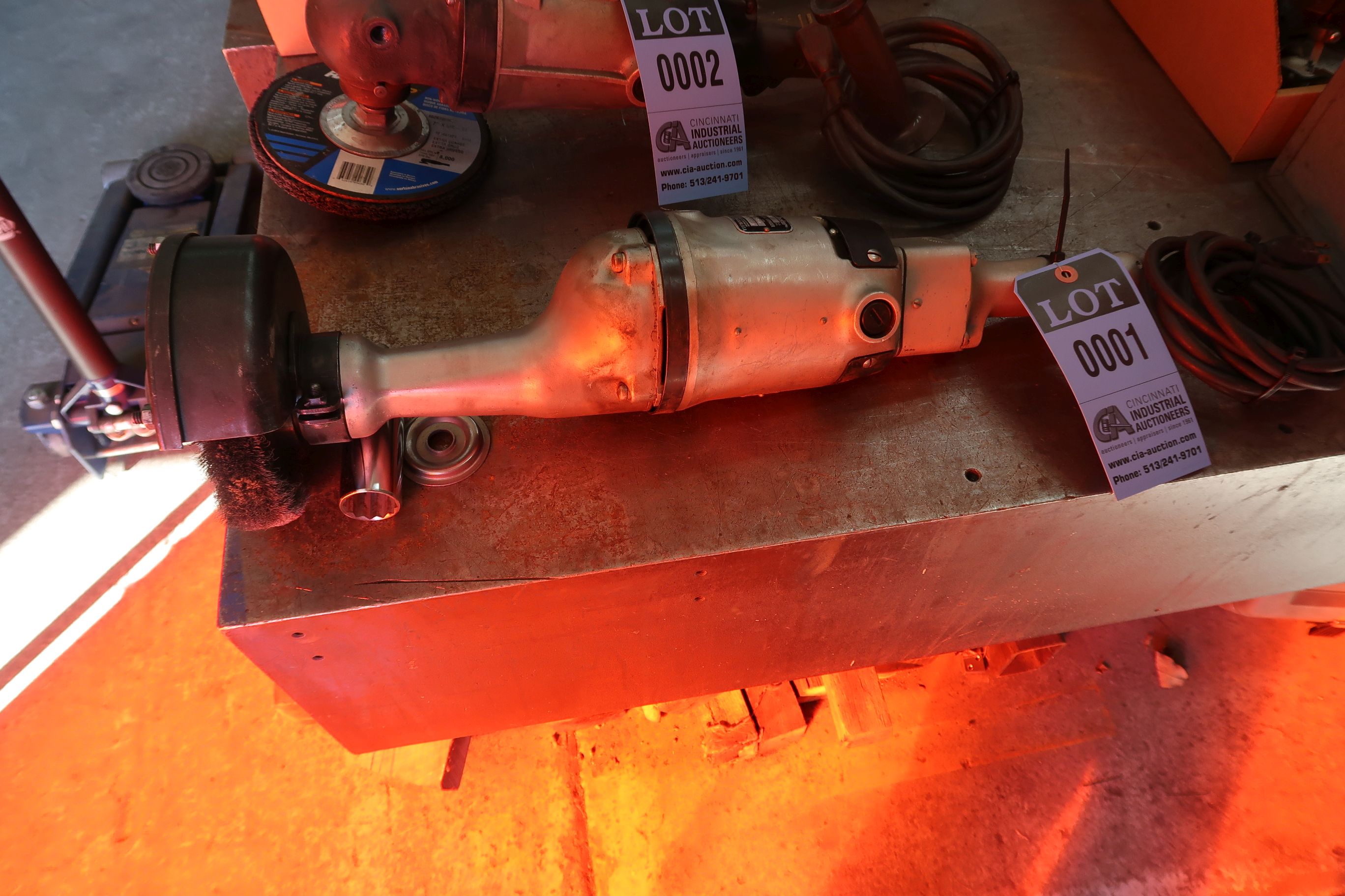 6" BLACK AND DECKER ELECTRIC STRAIGHT GRINDER