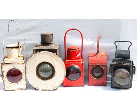 Lamp assortment to include: BR tail lamp, BR(M) tail lamp, BR road lamp, BR brakevan and a buffer stop lamp.