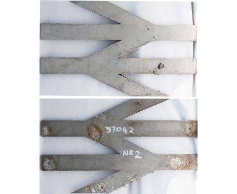 Large Double Arrow logo ex 37042. In ex loco condition measuring 27.5in long.