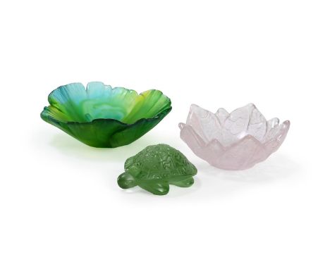 FRENCH ART GLASS TWO DAUM VIDE POCHES AND A LALIQUE TORTOISE; CIRCA 2000 Green, blue and pink glass, frosted and polished.  V