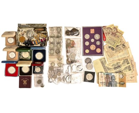 Miscellaneous United Kingdom silver coins, including proof commemorative crowns, others in base metal, foreign silver and bas