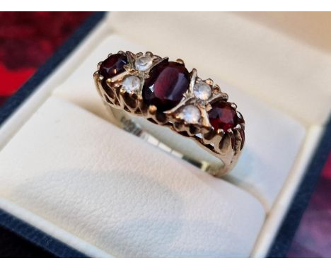 9ct Gold, Garnet &amp; Diamond Dress Ring, size O &amp; 3.45g