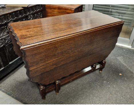 1930's Oak Drop Leaf Table w/fluted edges and barley Twist Legs - 104cm across by 72cm high