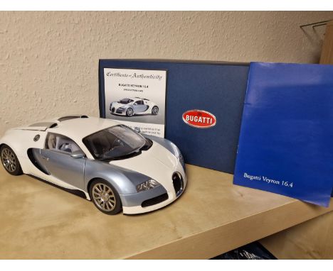 Boxed Auto Art Bugatti Veyron 1:12 Model Car Toy