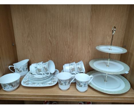 Copeland Spode milk wood pattern tea service together with cake stand 