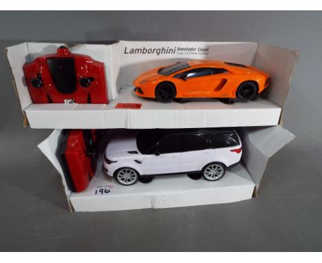 Two remote controlled 1:24 scale models, Lamborghini Aventador Coupe and Land Rover Range Rover Sport by Jian Feng Yuan, mint