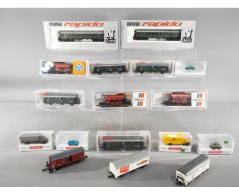 N gauge - A collection of N gauge rolling stock and vehicles to include Fleischmann, Roco, Arnold Rapido, Wiking and similar,