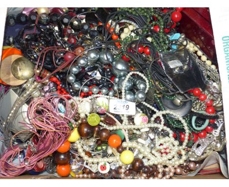 A large quantity of costume jewellery.