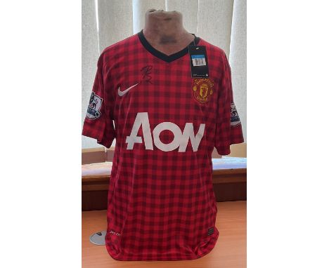 Football Paul Scholes signed Manchester United home shirt size medium. Paul Scholes , born 16 November 1974, is an English fo