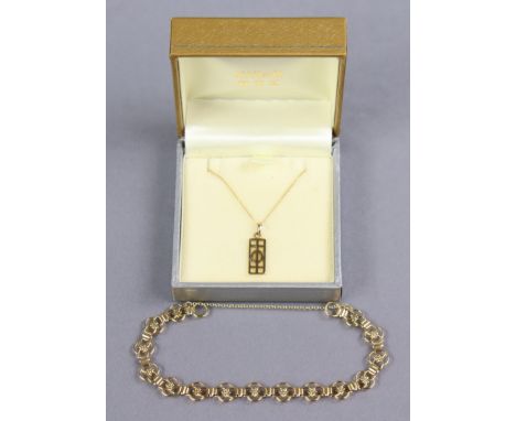 A 9ct. gold flexible bracelet with flowerhead links &amp; safety chain (5.9gm); &amp; a pierced rectangular pendant on 9ct. g