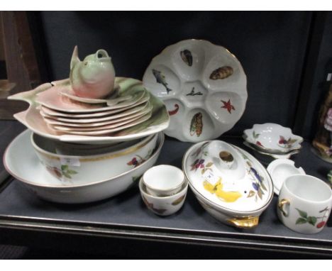 A quantity of Worcester Evesham porcelain and a pottery fish service  