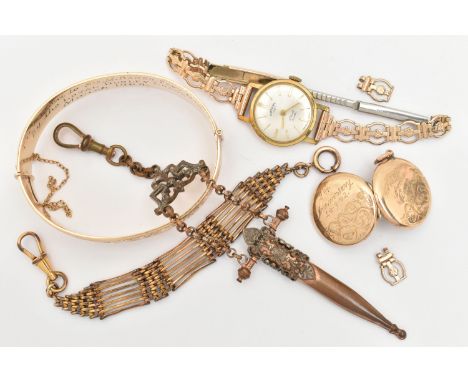 A SELECTION OF GOLD PLATED ITEMS, to include a 9ct gold metal core hinged bangle with foliate pattern, push piece clasp and a