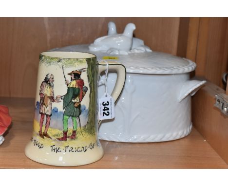 A ROYAL DOULTON SERIES WARE TANKARD AND A ROYAL WORCESTER CASSEROLE DISH, the Royal Doulton tankard from the 'Under the Green