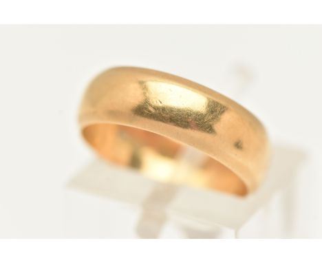 AN 18CT GOLD BAND RING, plain polished band ring, approximate width 5mm, hallmarked 18ct Birmingham, ring size K leading edge
