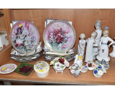 A GROUP OF MIXED DECORATIVE CERAMICS to include twelve boxed W.S. George 'Symphony of Shimmering Beauty' collector plates des