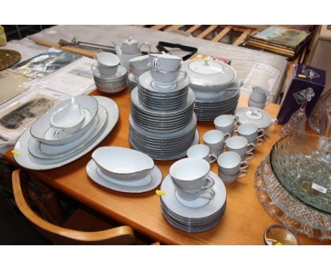 A quantity of Noritake tea and dinnerware 