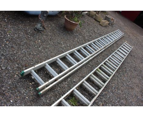 A heavy duty professional extending aluminium ladder
