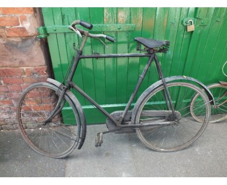 A VINTAGE RALEIGH BICYCLE