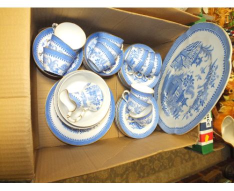 A ROYAL WORCESTER VICTORIAN WILLOW PATTERN PART TEA SET