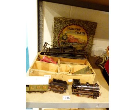 Hornby clockwork train set, 0 gauge engine working with key, original guarantee for July 1932 