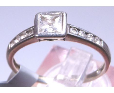 9ct dress ring, size L/M