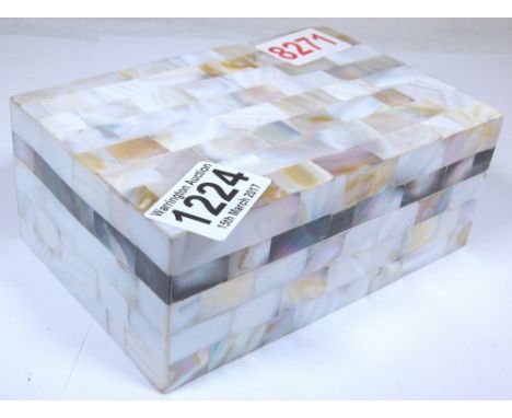Mother of Pearl box, 15 x 10 cm 