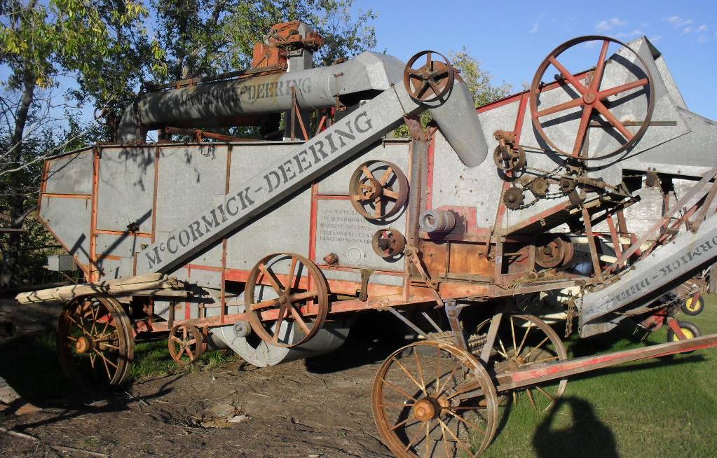 McCormickDeering 22inch Threshing Machine, 38 inch sep, cyl speed 1050