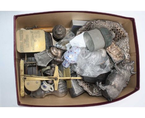 A collection of miscellaneous items, to include Post Office scales and weights, pocket hip flask, silver plated basket etc 