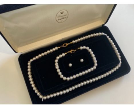 Boxed set of Pearl jewellery, necklace, bracelet and earrings, complete matching set