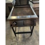 (NEW) Smooth iron top with spatula for cleaning the iron provided Brand: Mareno Model: NFT76G No. S