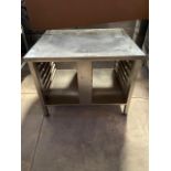 (NEW) stainless steel work table with a lower shelf with 2 trayless compartments Brand: Rational Mo