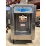 (NEW) Ice Cream Machine Brand: Taylor Model: 152-27 No. Series: M4086485 (Equipment, Tested in Oper