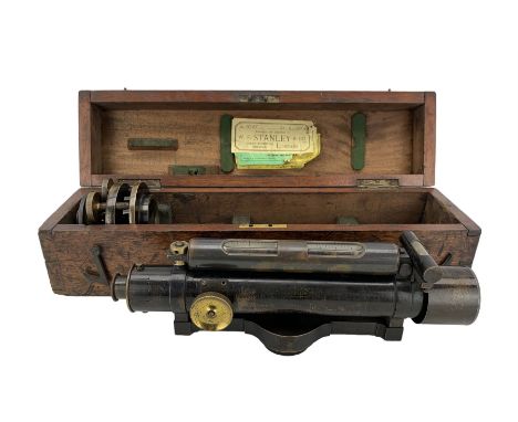 Late 19th century Surveyors level by Stanley, Gt Turnstile, Holborn, London, No.893 with lacquered oxidised brass finish in o