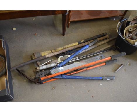 Quantity of assorted tools