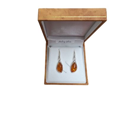 Pair of silver Baltic amber pendant earrings, L3.5cm, stamped 925, boxed 