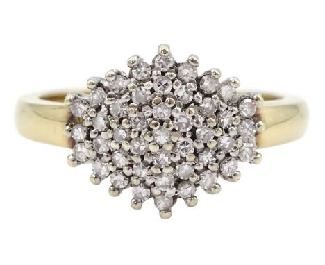 9ct gold diamond chip cluster ring, hallmarkedCondition Report:Approx 3.6gm, size L-M, good condition, overall head = 10.5mm 