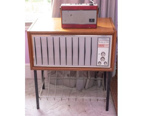 A Decca Deccalian Deluxe SC 300 record player (with Garrard deck) and a Roberts radio (2) 