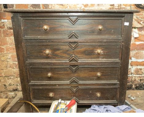 A good wooden step ladders, a tin bath and a small chest of drawers (3) 