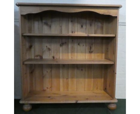 A Modern Pine Three Shelf Open Bookcase, 91cm Wide 